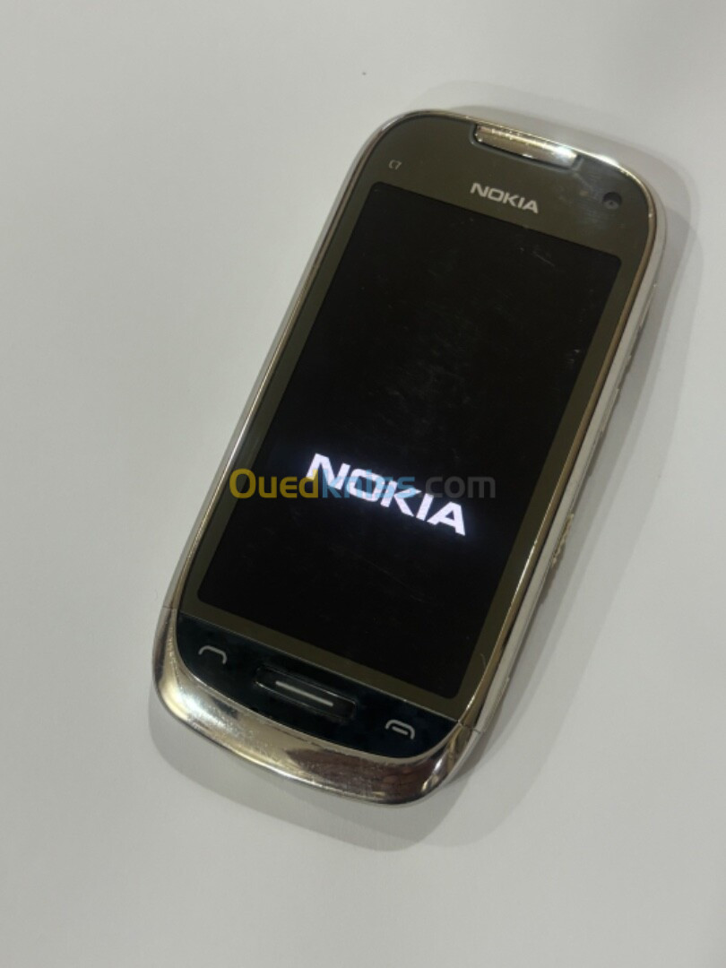 Nokia C7-00