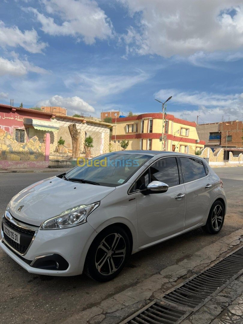 Peugeot 208 2015 Allure