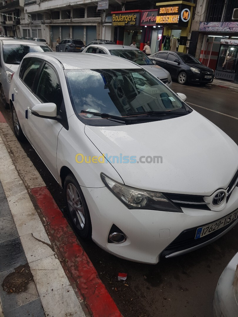 Toyota Auris 2013 Style