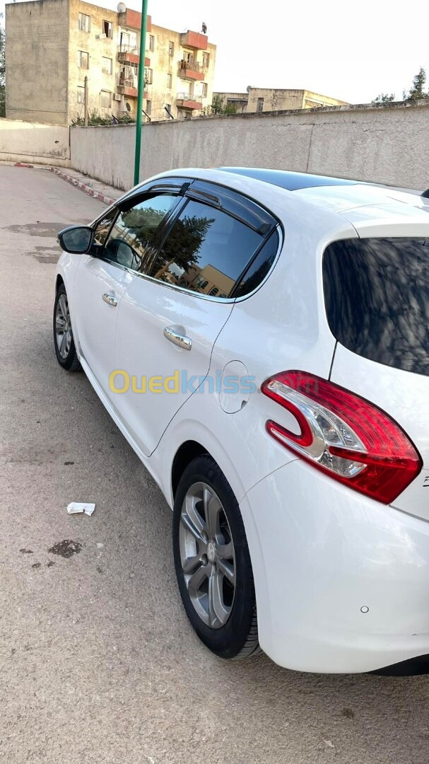 Peugeot 208 2015 208