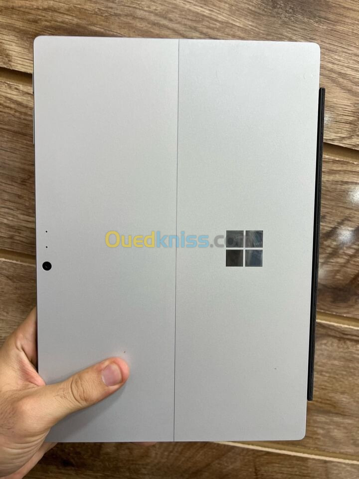 Microsoft surface pro 5 7200u 8GB 128GB