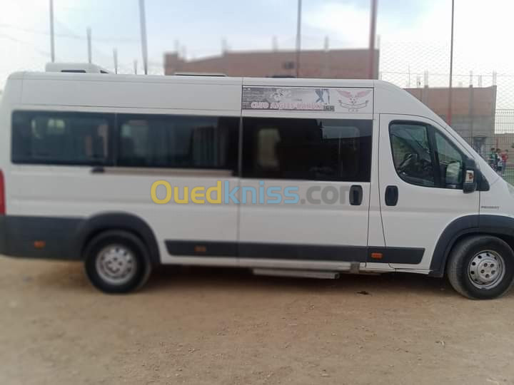 Peugeot Boxer 17 places 2010