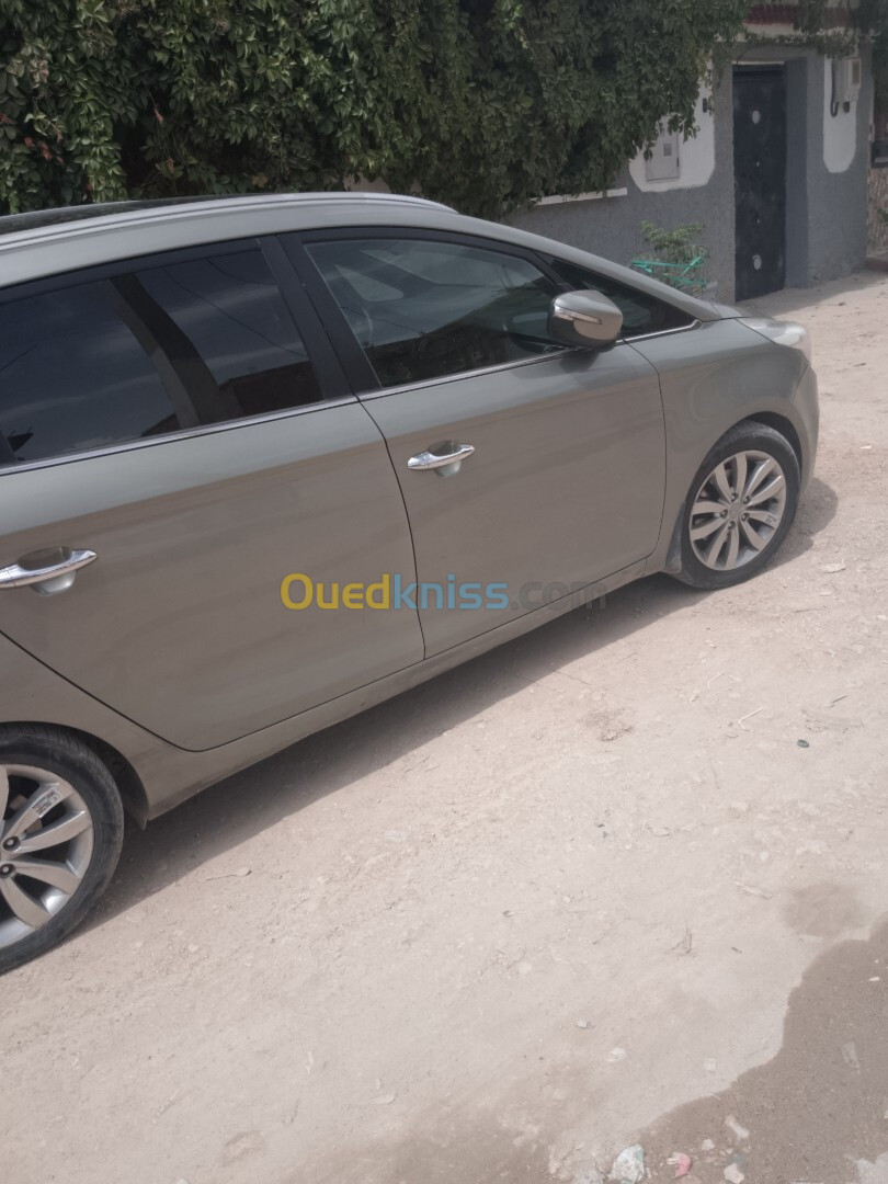 Kia Carens 2015 Premium