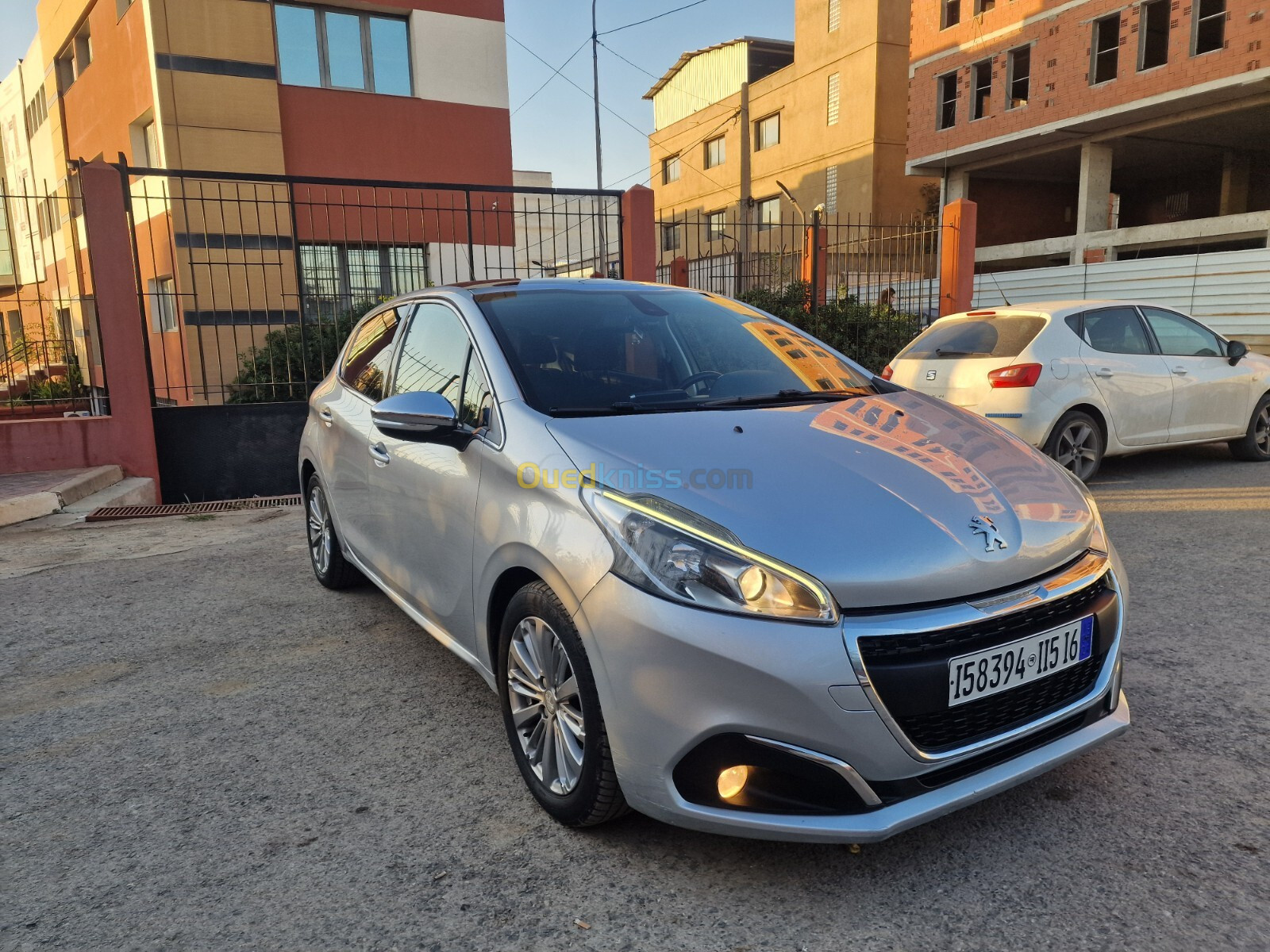 Peugeot 208 2015 Allure Facelift