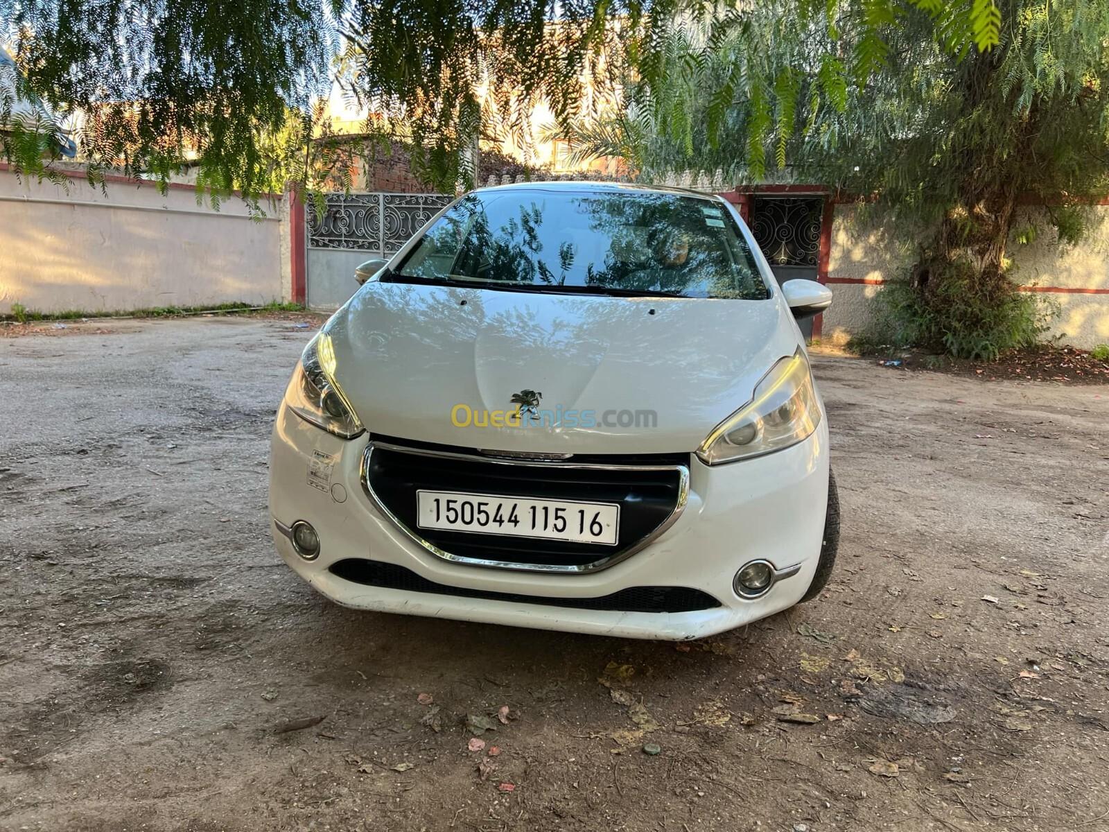 Peugeot 208 2015 Allure