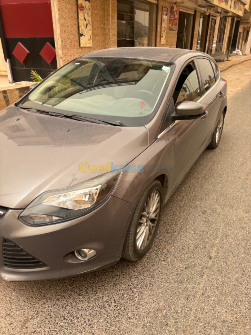 Ford Focus 5 portes 2014 Titanium