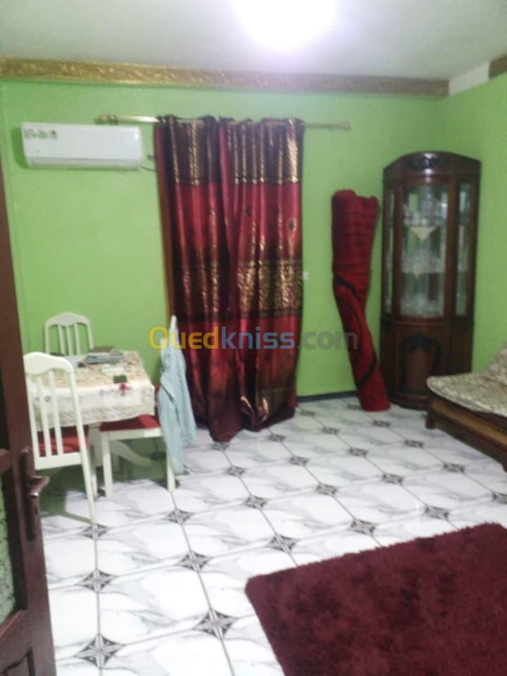 Location vacances Appartement F2 Skikda Collo