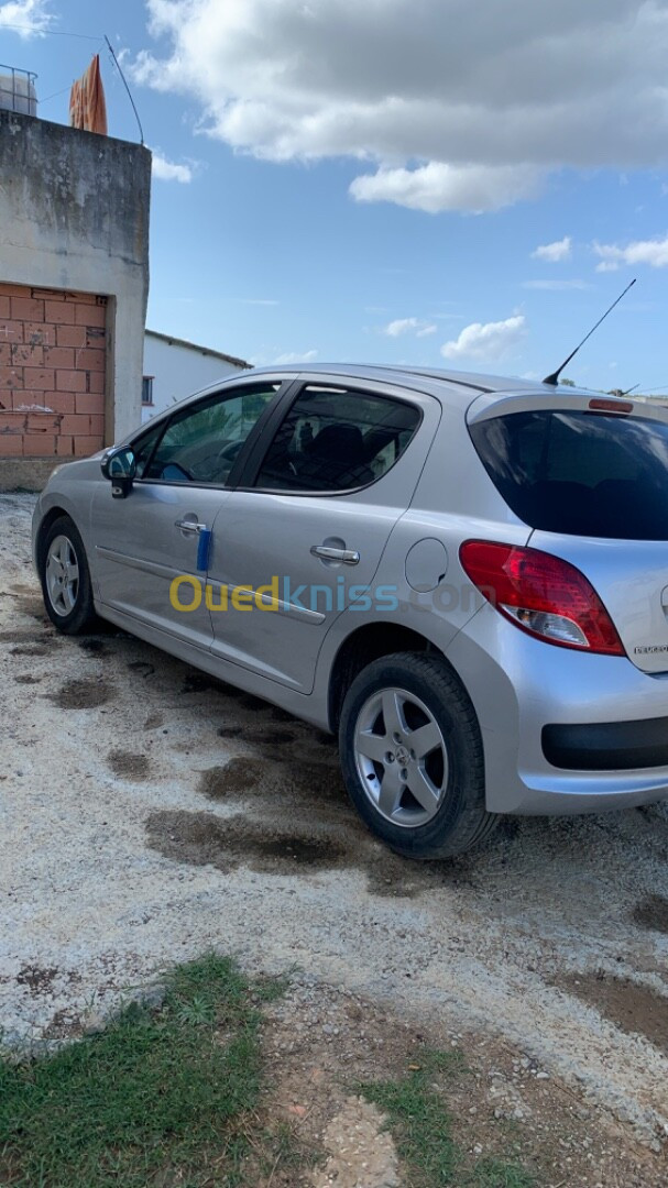 Peugeot 207 2011 