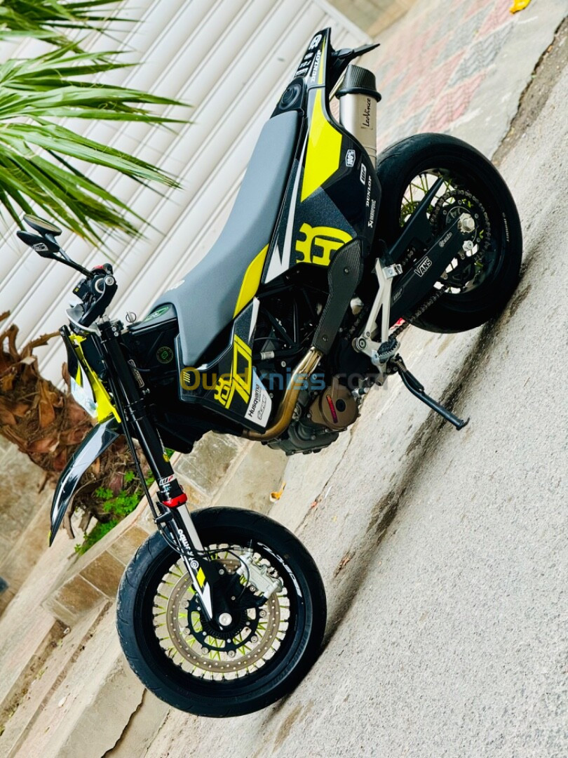 husqvarna 701 Supermoter 2024