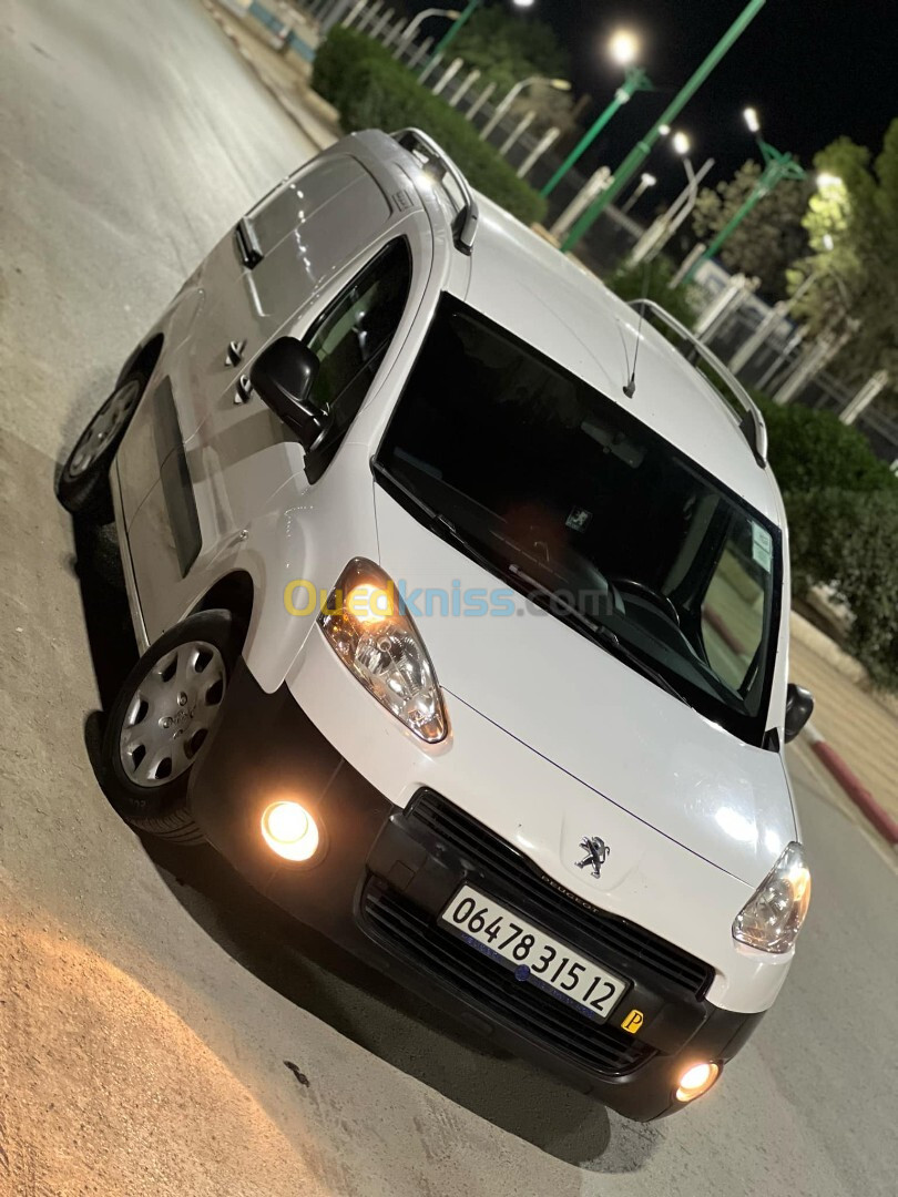 Peugeot B9 2015 La tout