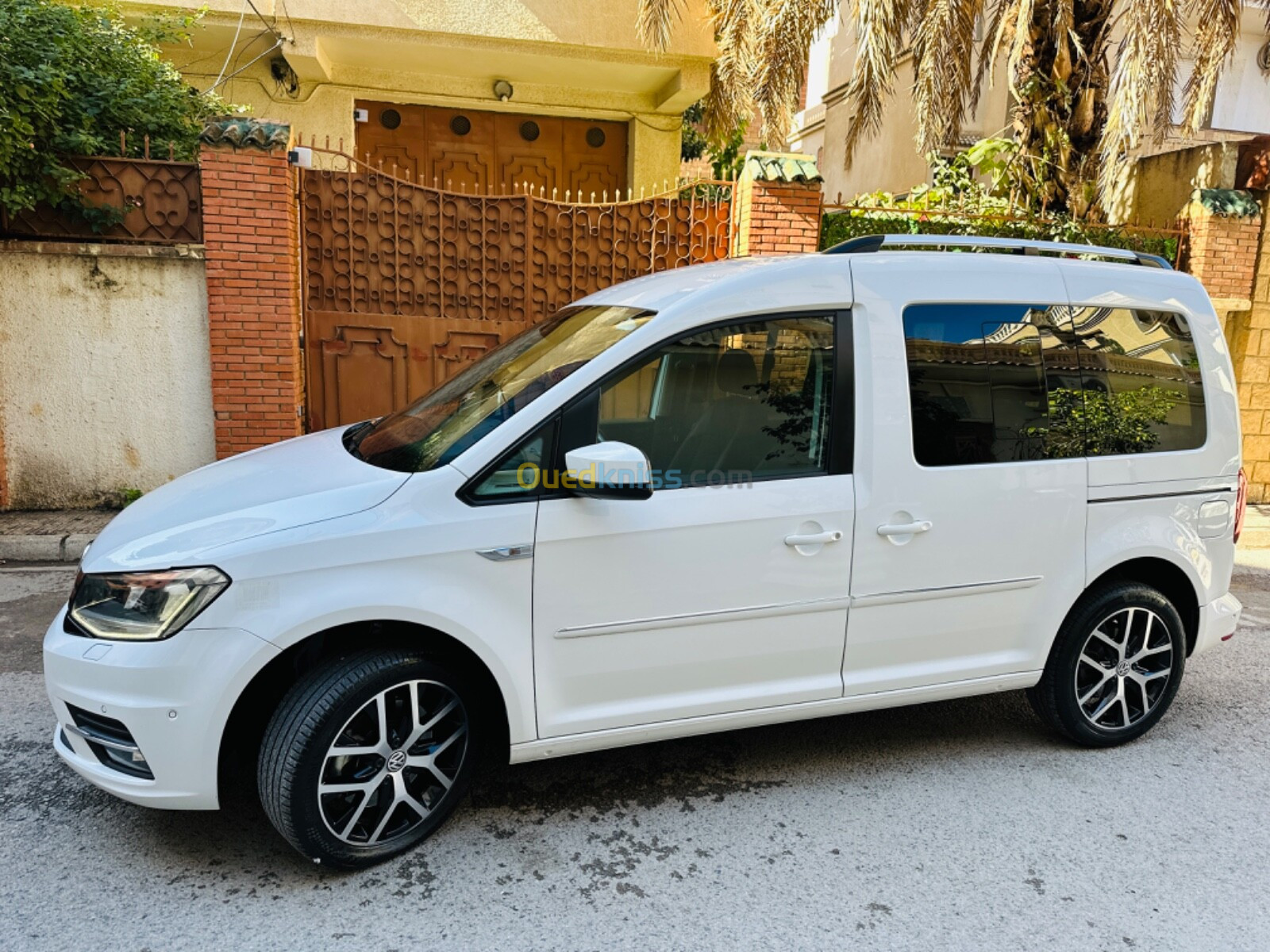 Volkswagen Caddy 2019 High edition