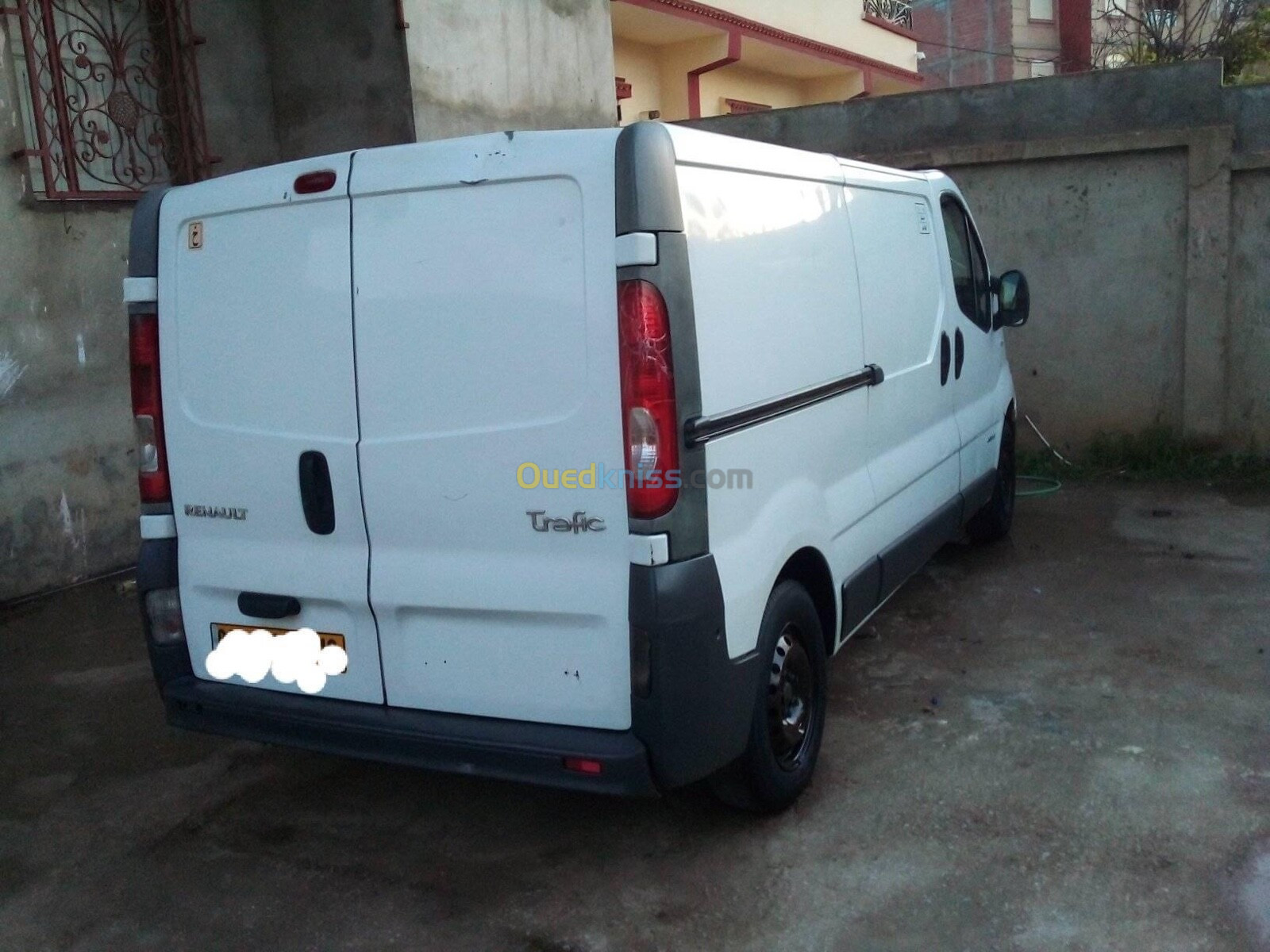 Renault Trafic 2012 Chassai longe