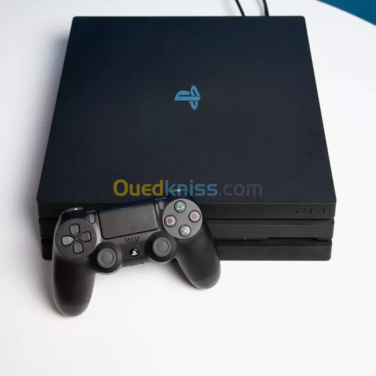 PS4 Pro Avec deux Jeux Offerts 