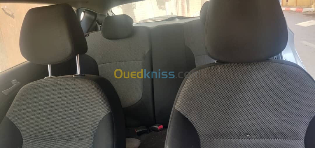 Hyundai Accent RB  4 portes 2012 Accent RB  4 portes