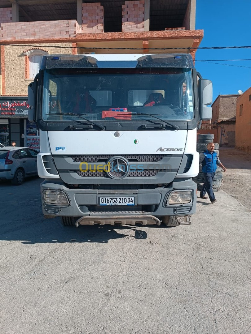 Mercedes actros 8×4 2010