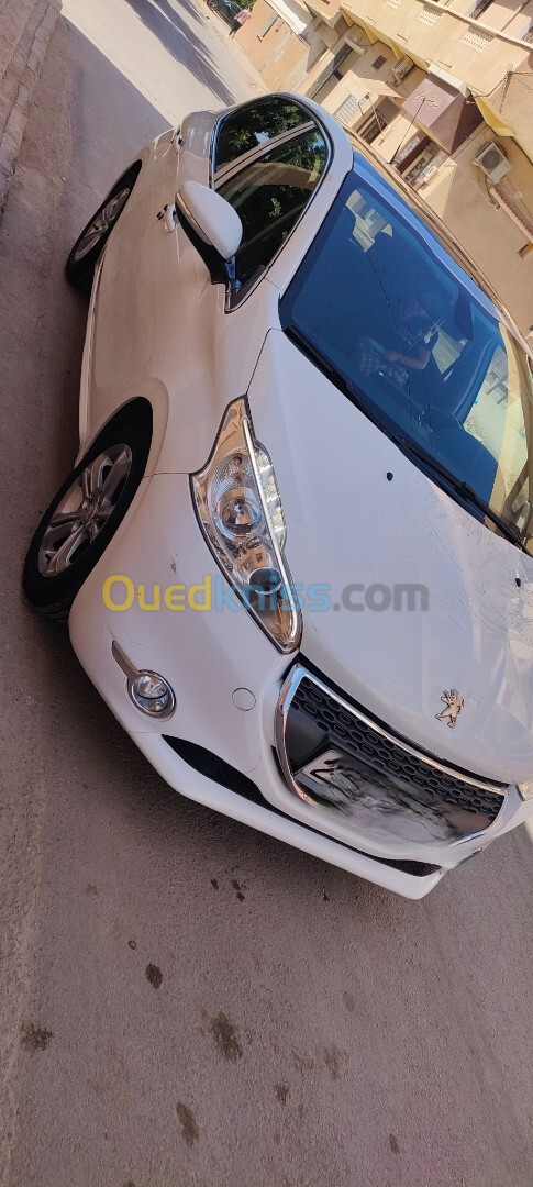 Peugeot 208 2013 Allure