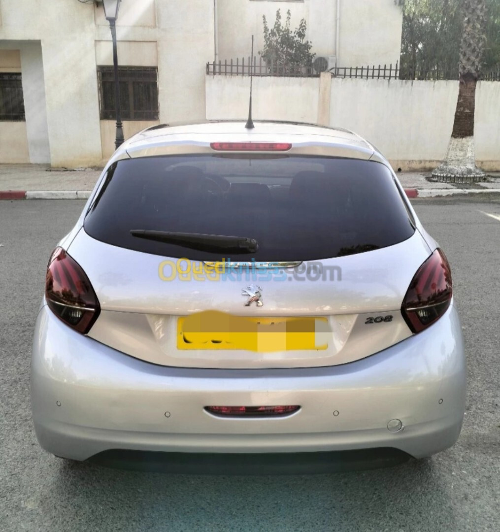 Peugeot 208 2015 Allure