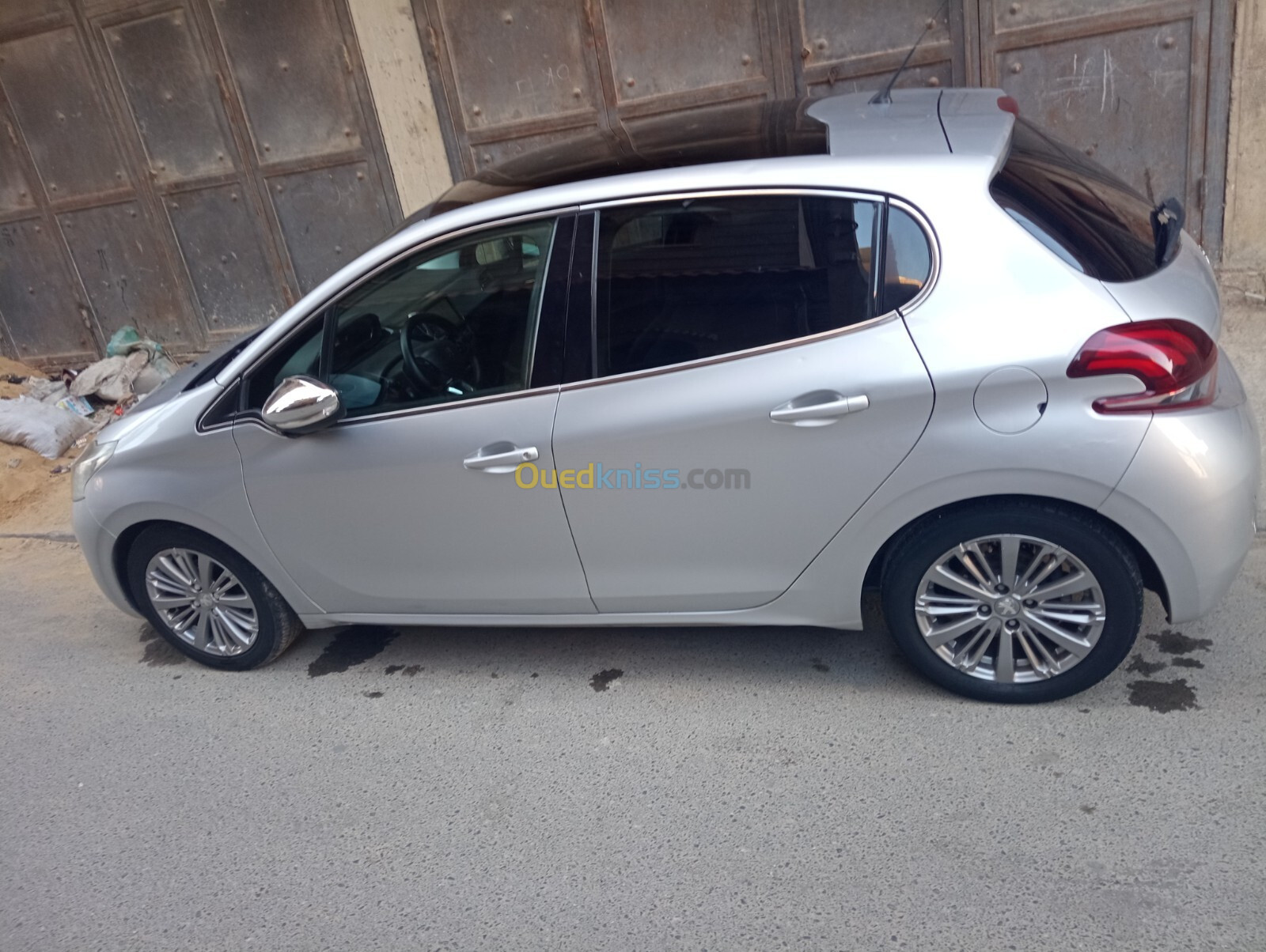 Peugeot 208 2015 Allure