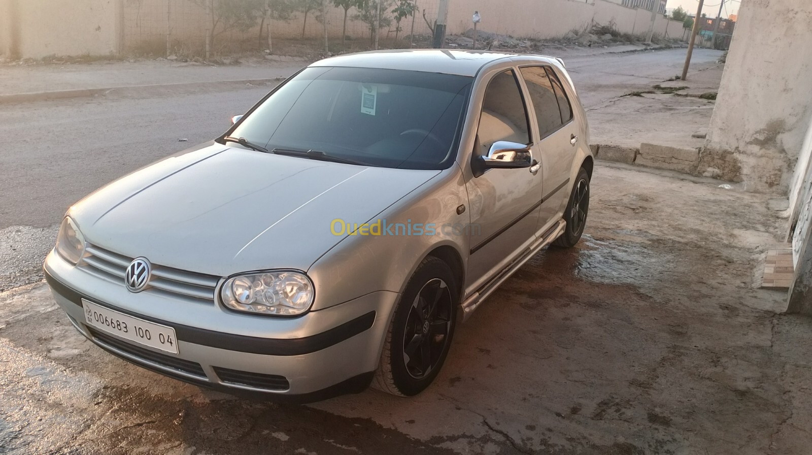 Volkswagen Golf 4 2000 city