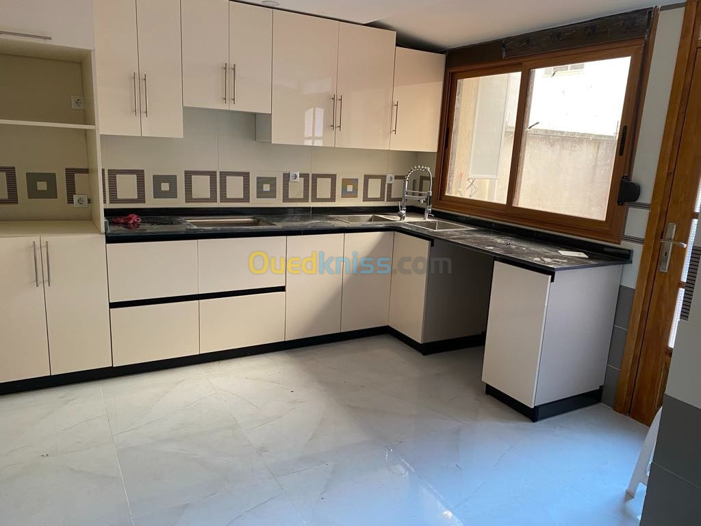 Location Appartement F4 Alger Draria