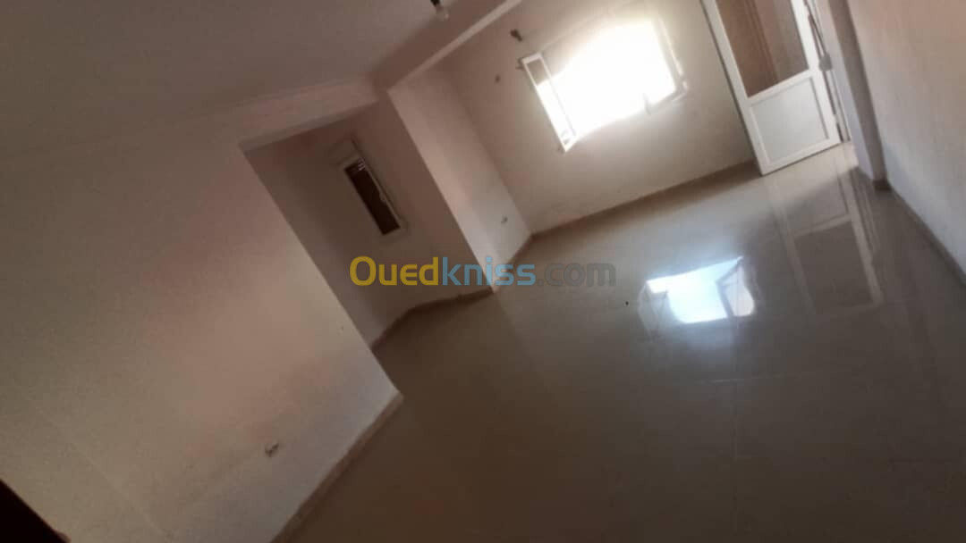 Location Appartement F4 Blida Blida