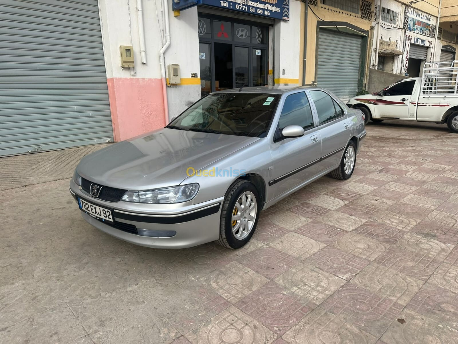 Peugeot 406 2000 .