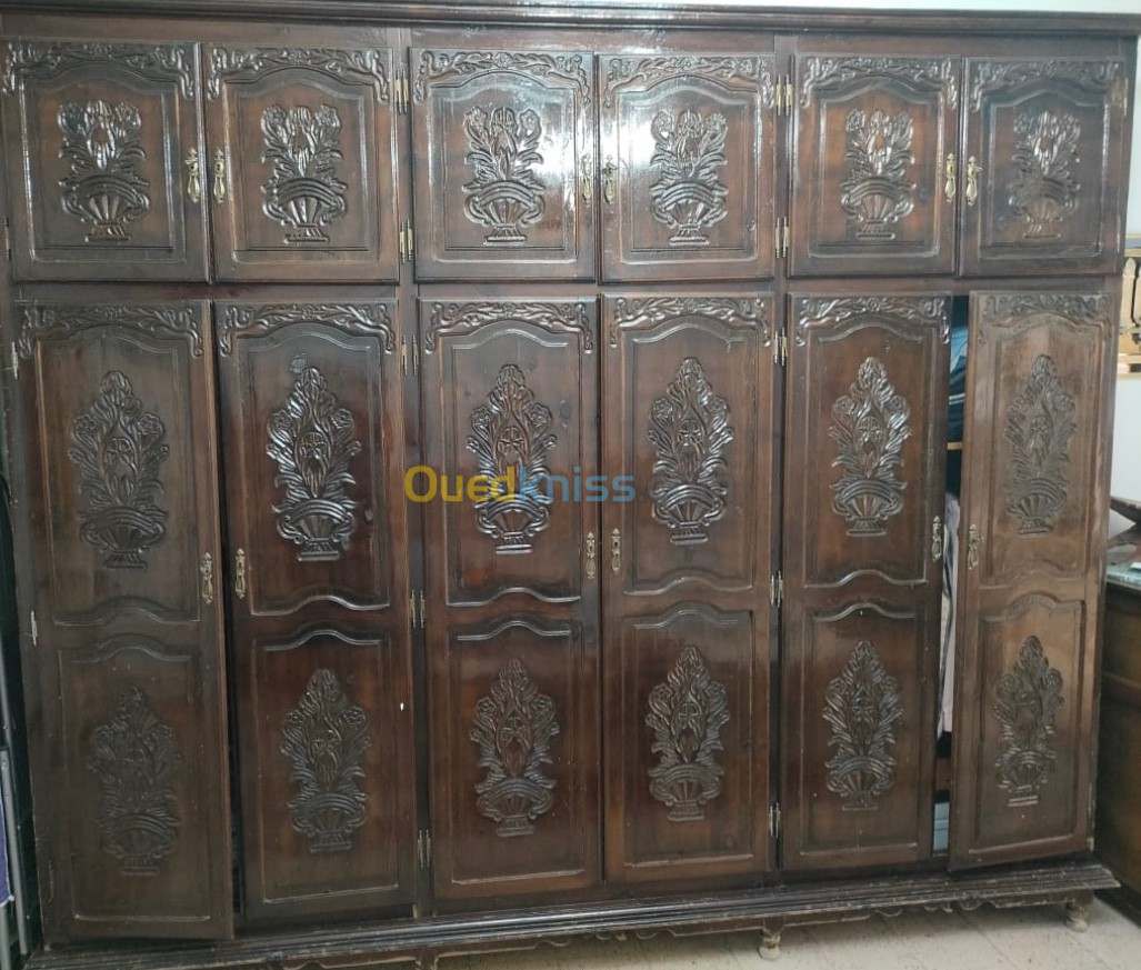 Armoire à vendre 