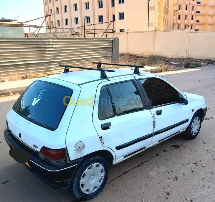 Renault Clio japonaise 1 1991 