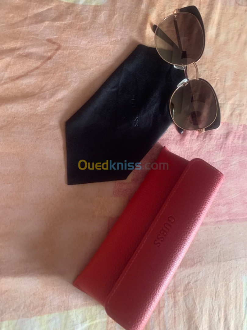 Lunettes GUESS