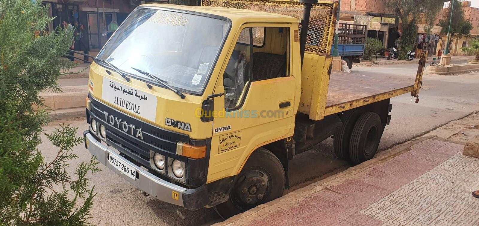 Toyota Dyana 1986