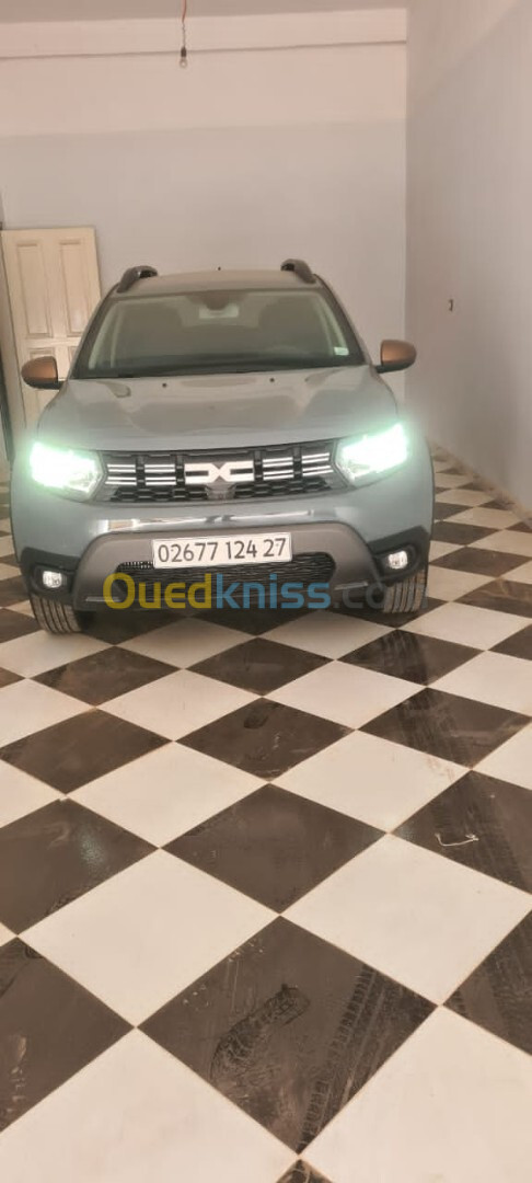 Dacia duster 2024 gold