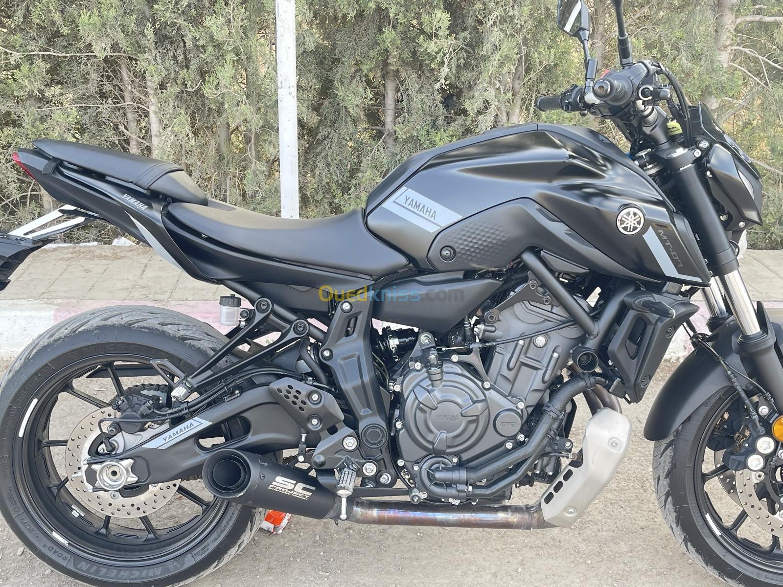 YAMAHA MT-07 2023