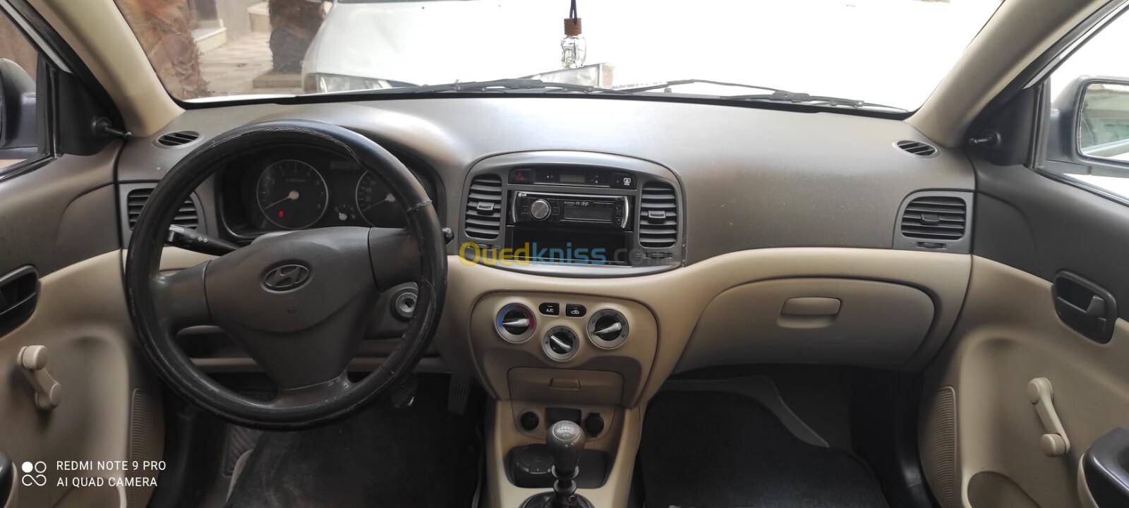 Hyundai Accent 2009 neon