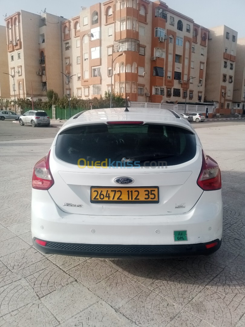 Ford Focus 5 portes 2012 Titanium