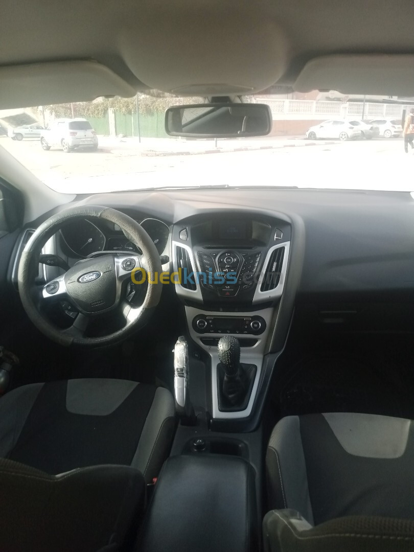 Ford Focus 5 portes 2012 Titanium