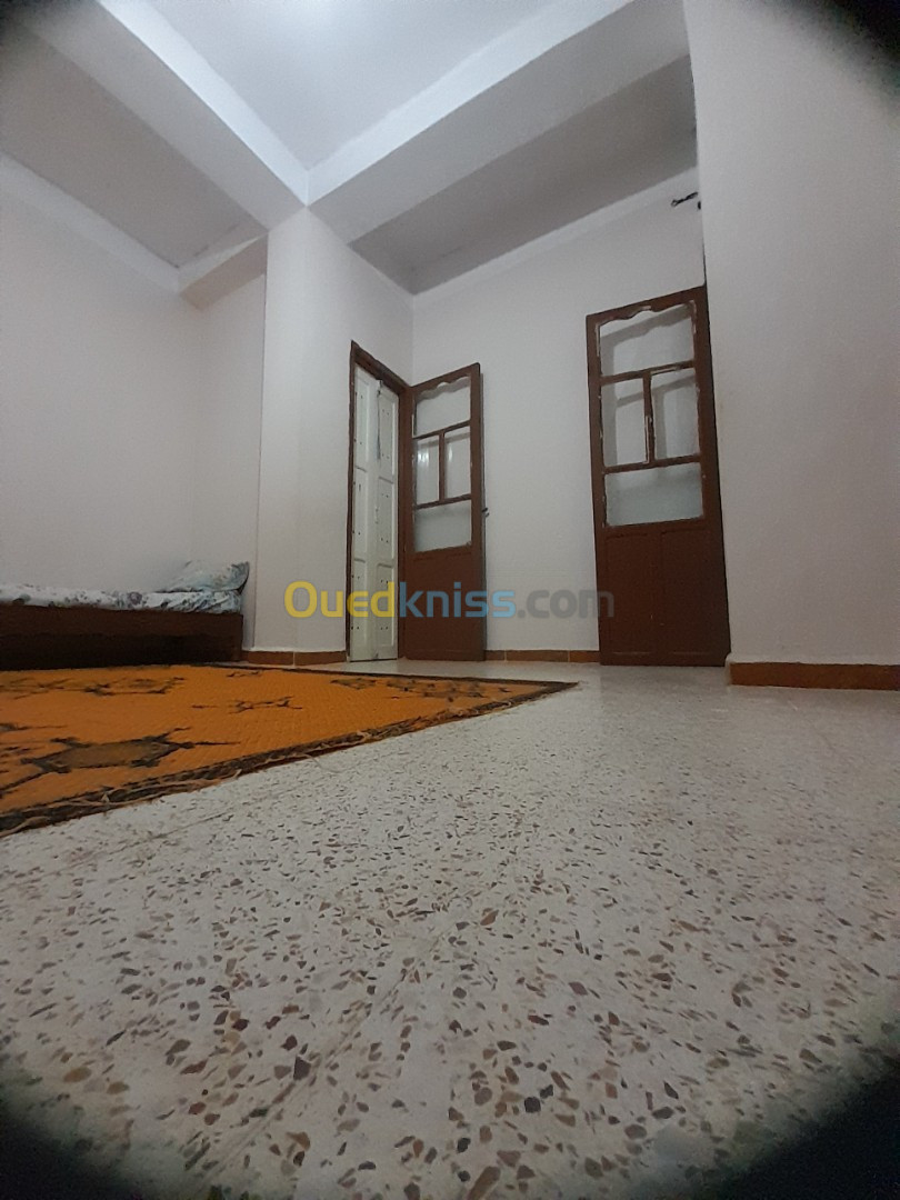 Location vacances Appartement F2 Jijel Taher