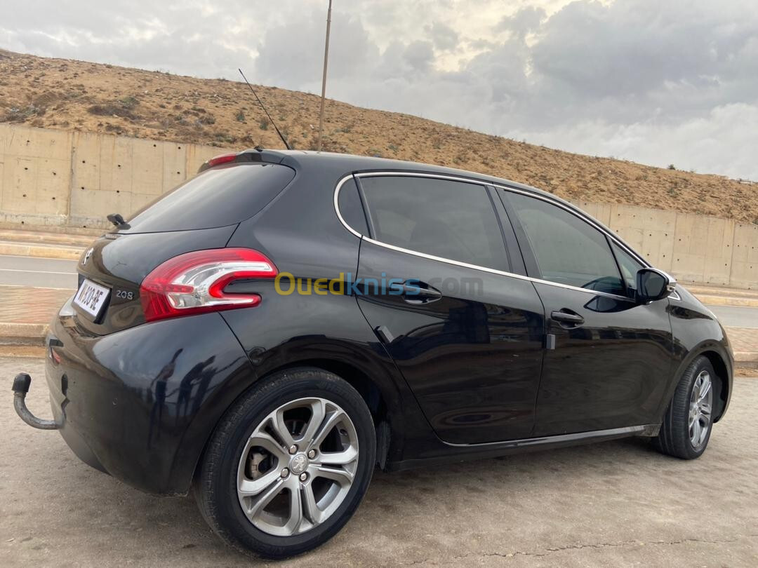 Peugeot 208 2015 Allure Facelift