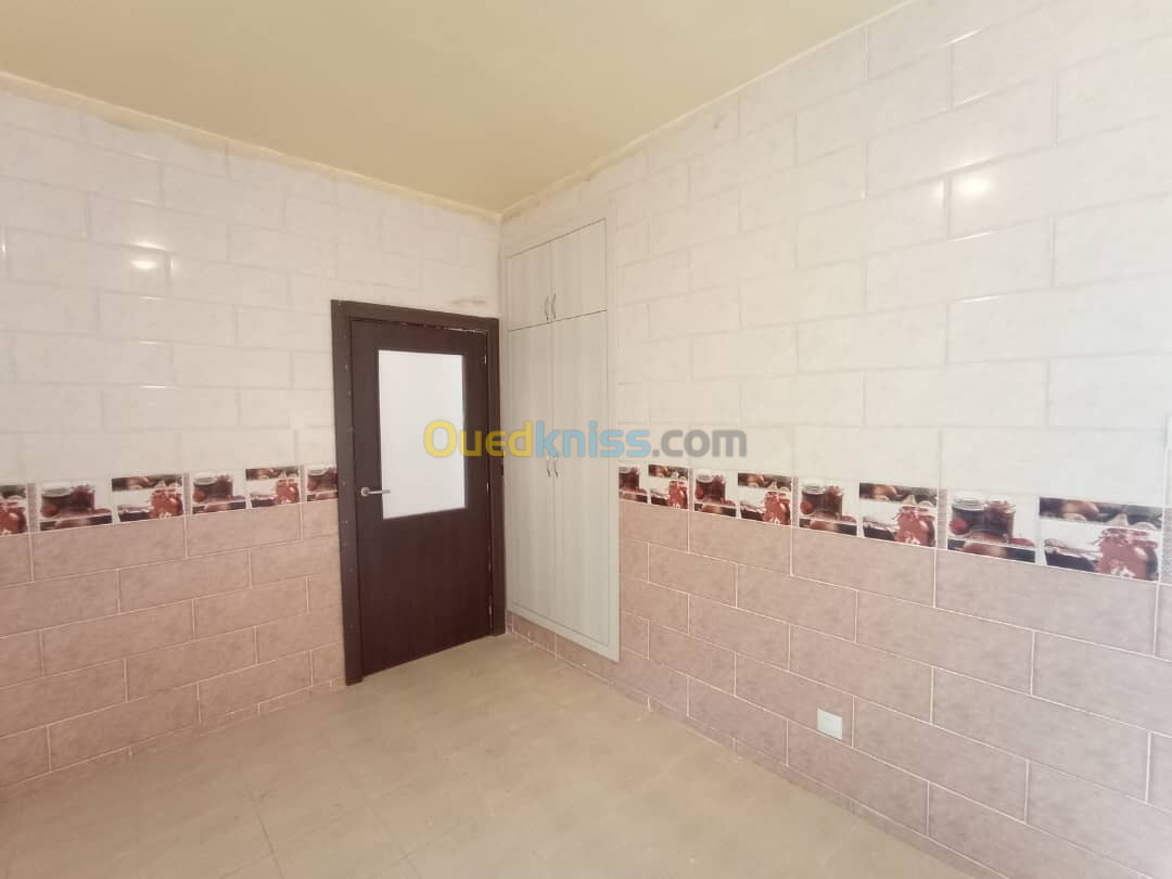 Location Appartement F4 Alger Bordj el bahri