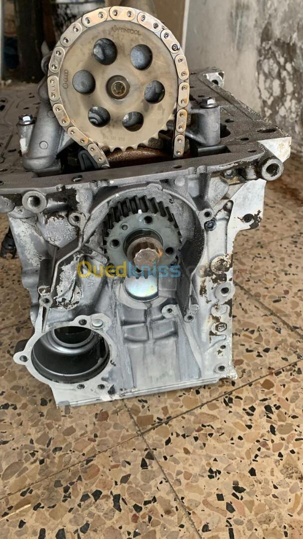 demi moteur 1.6 ess vw (block , pompe d huil , vilebrequin , kit chaine , 2 pistons en bonne etat )