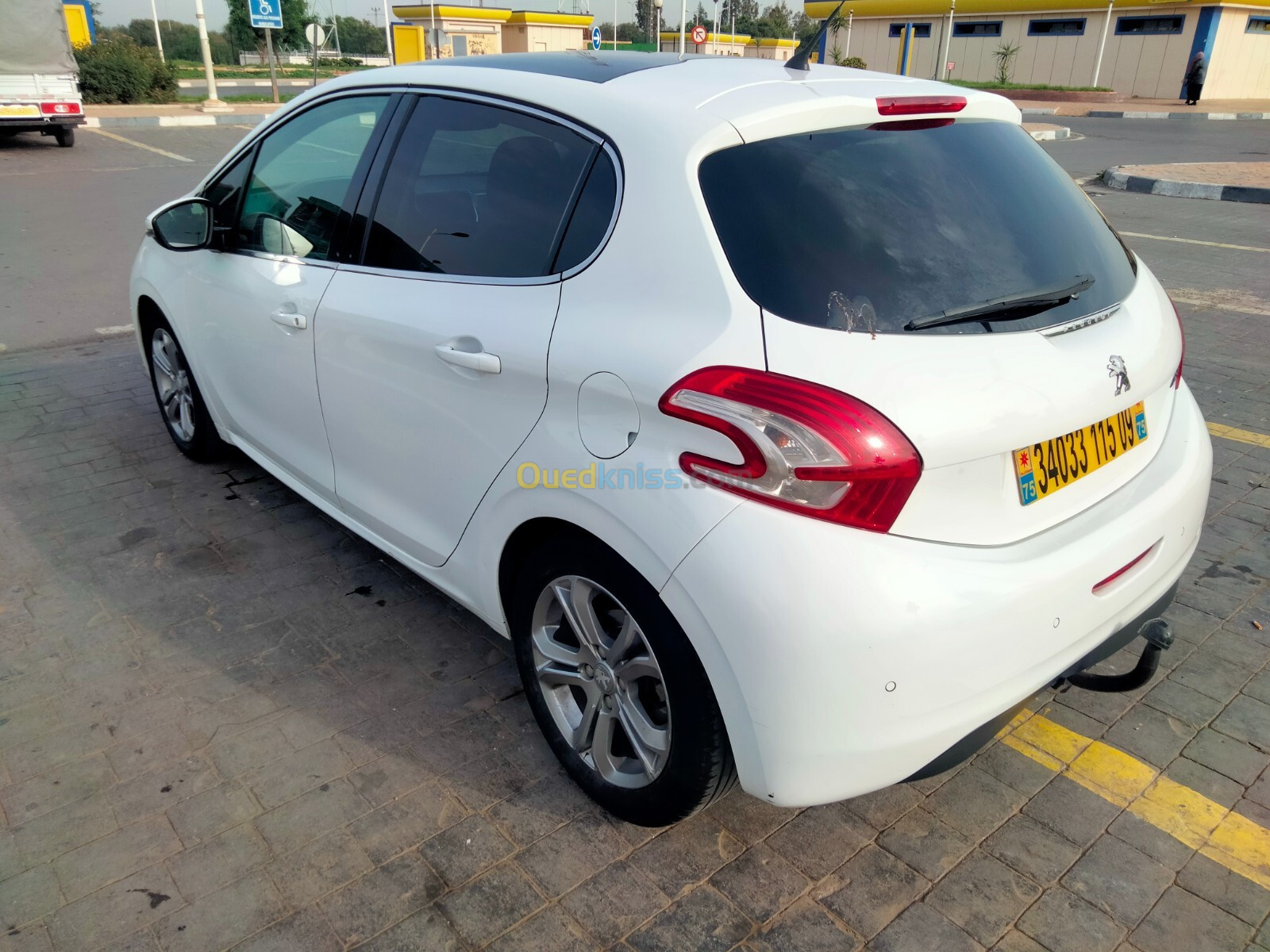 Peugeot 208 2015 Allure