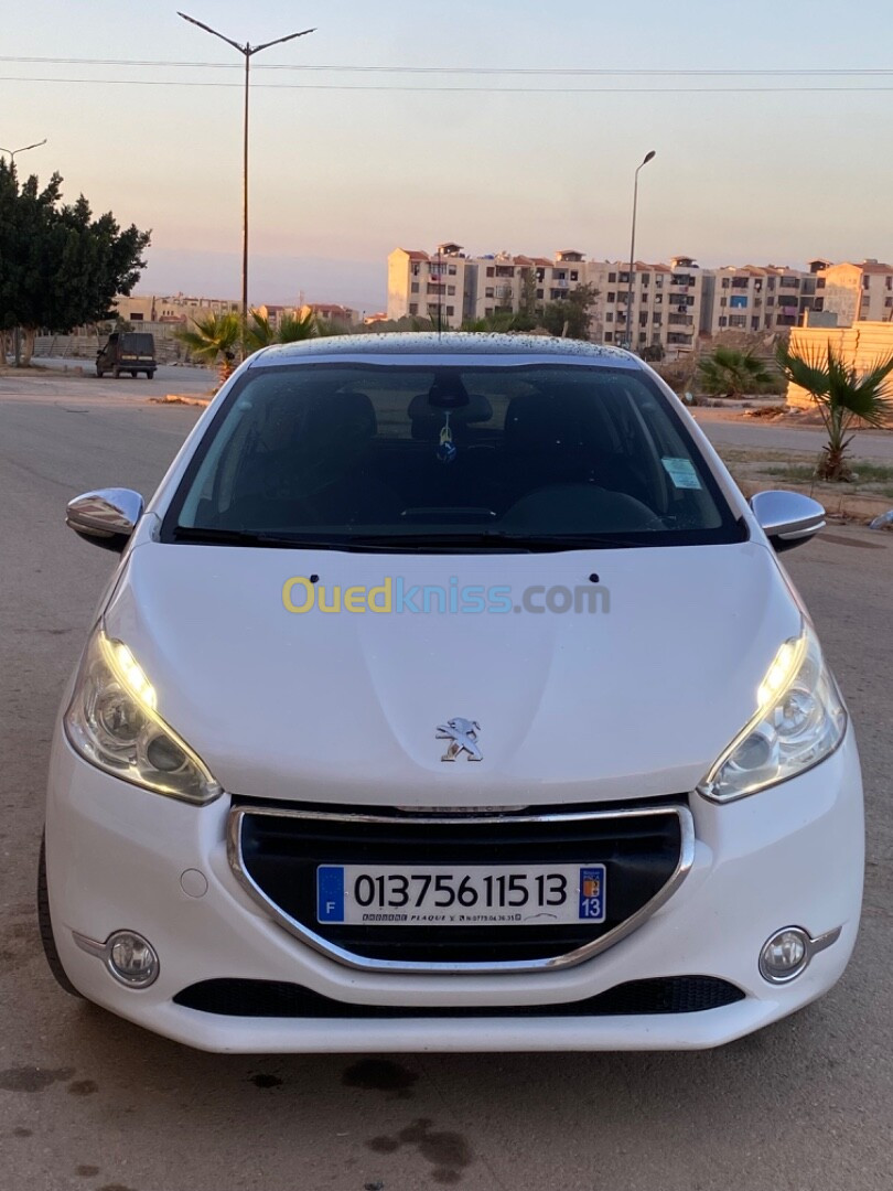 Peugeot 208 2015 Allure