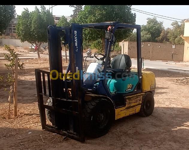 Komatsu 3 ton  3 metre 2004