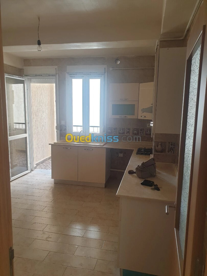 Location Appartement F4 Alger Souidania