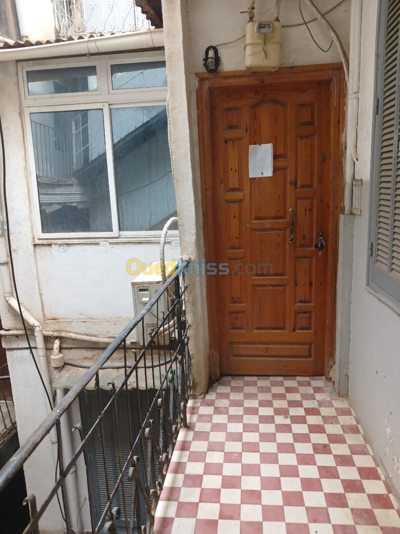 Location Appartement F4 Alger Bab el oued