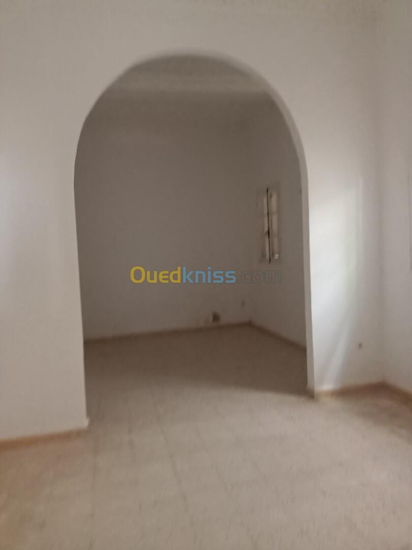 Location Appartement F03 Tipaza Kolea