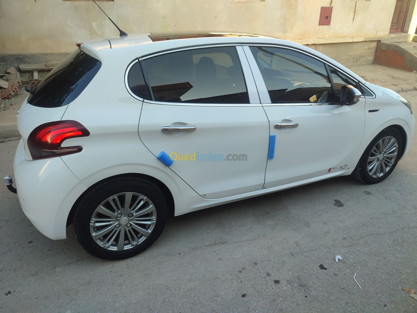 Peugeot 208 2016 Allure Facelift