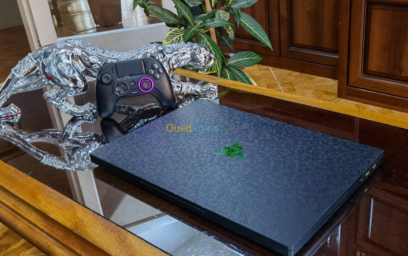 [VENDU] RAZER BLADE 17 PRO - i7- 9750H - RTX™ 2070 8Go - 📺 17.3" FHD 240Hz-RAM 32Go-SSD 1.5Go