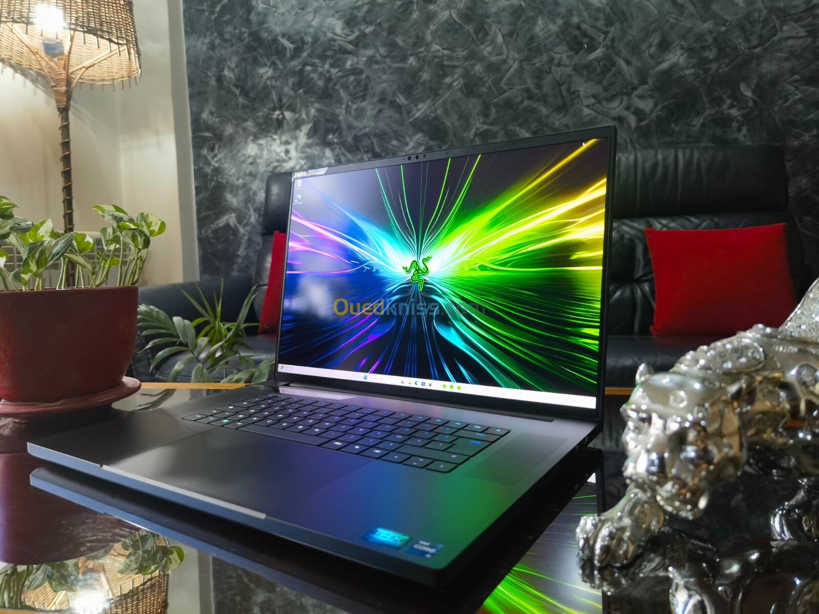 [VENDU] RAZER BLADE 18 - Intel i9-13950HX - RTX 4090 - Écran 18" QHD 240Hz -RAM 64Go 5600MHz-SSD 2TB