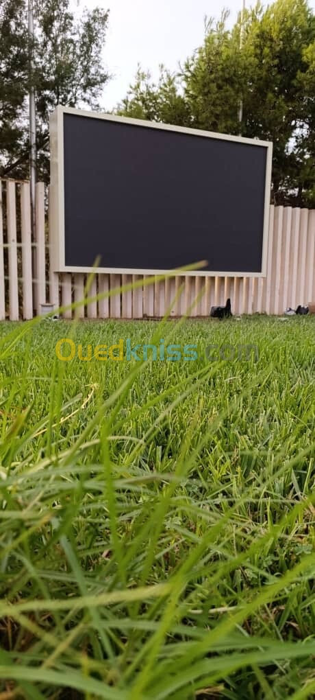 écran LED géant P08 outdoor avec cabinet