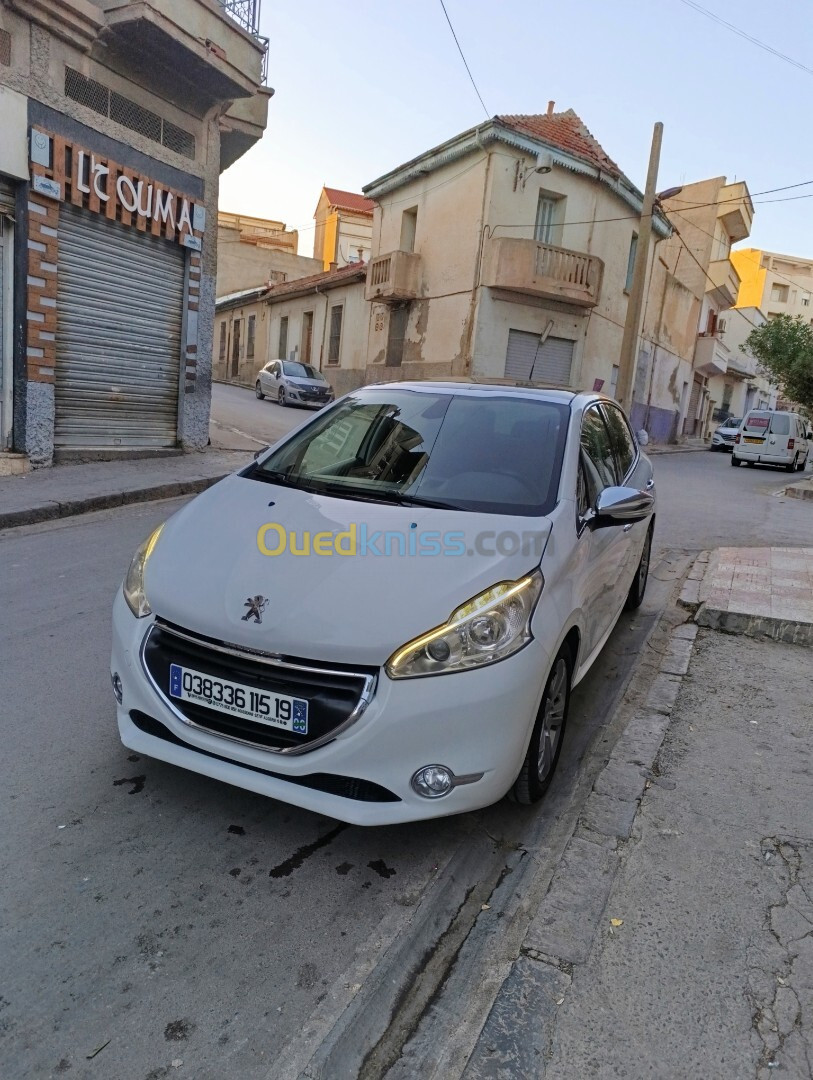 Peugeot 208 2015 Allure